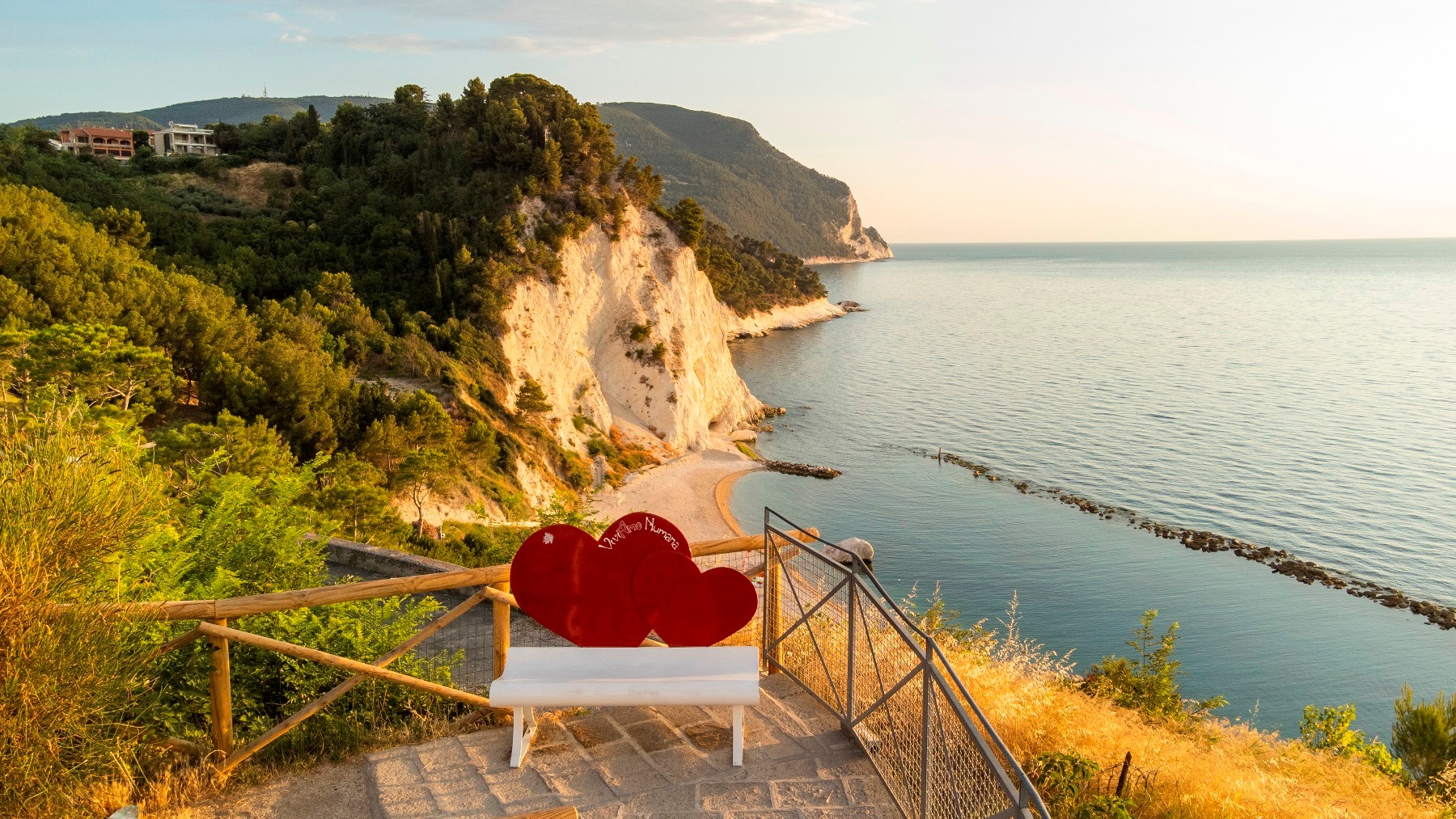 ConeroTrek da Sirolo a Numana: Spiagge e Borghi Storici