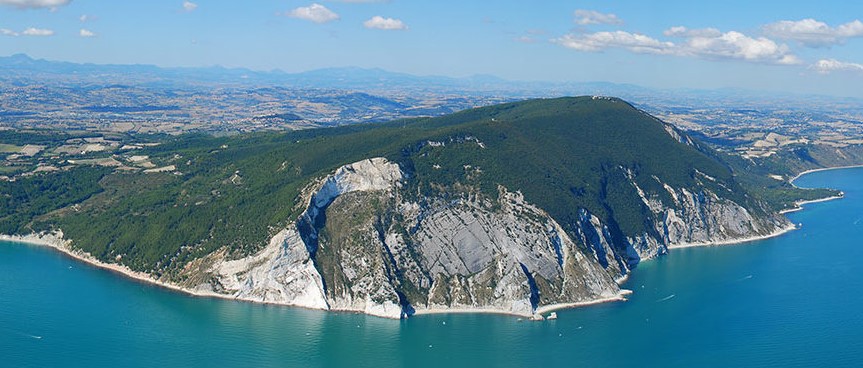 "Le fonti d'acqua alle falde del Conero". A cura di Simona Petrelli